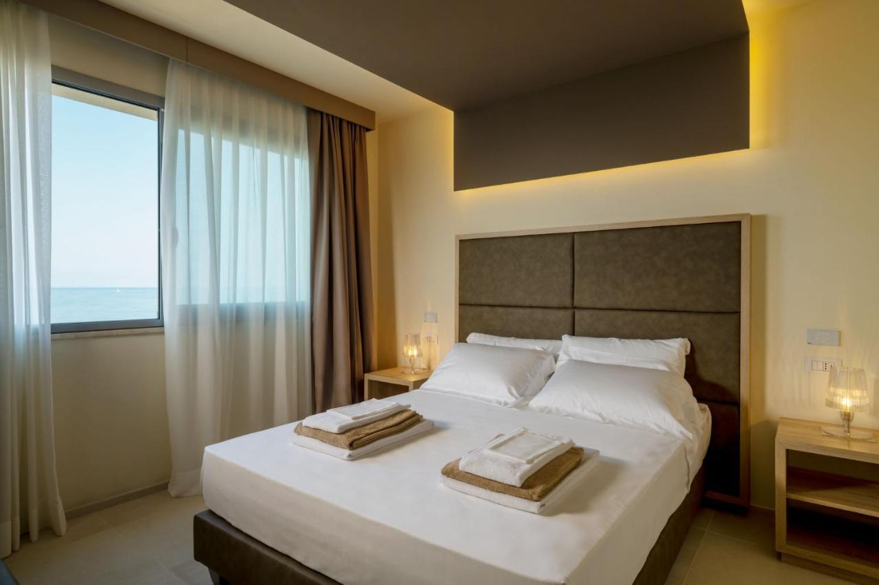 Palace Lido Hotel & Suites Marina di Cecina Exterior photo