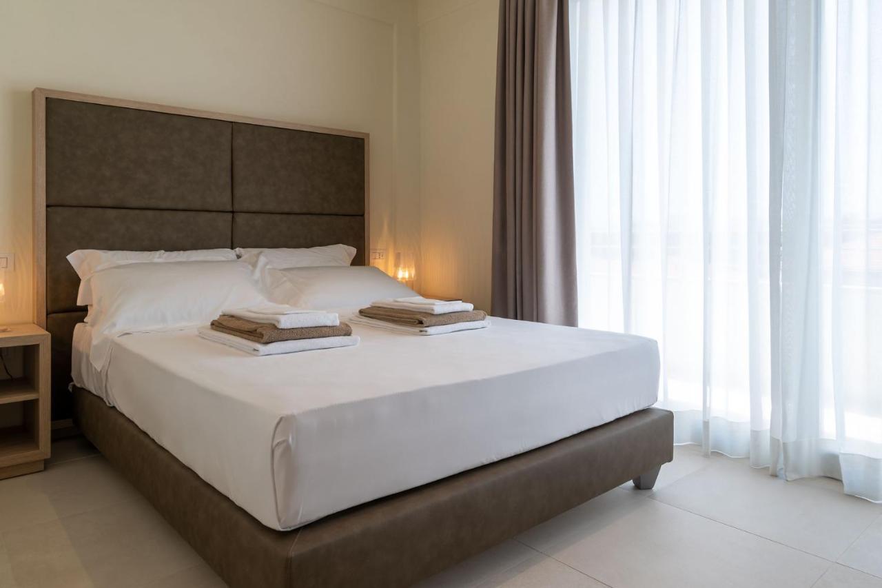 Palace Lido Hotel & Suites Marina di Cecina Exterior photo
