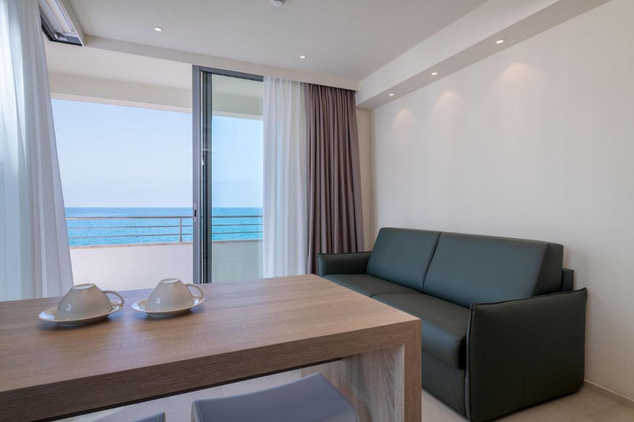 Palace Lido Hotel & Suites Marina di Cecina Exterior photo